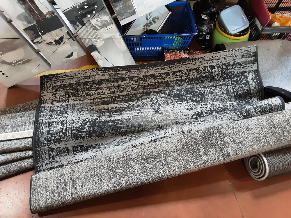 TAPIS GRIS /NOIR