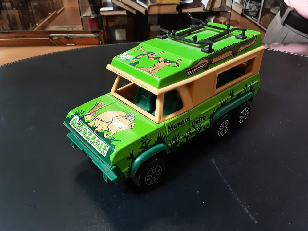 VEHICULE AMAZONIE VERT JOUSTRA