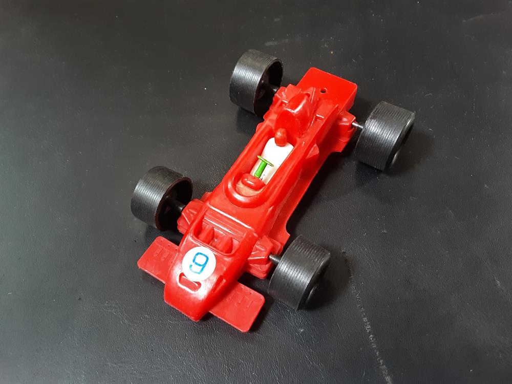 FORMULE 1 ROUGE N9 PLASTIQUE