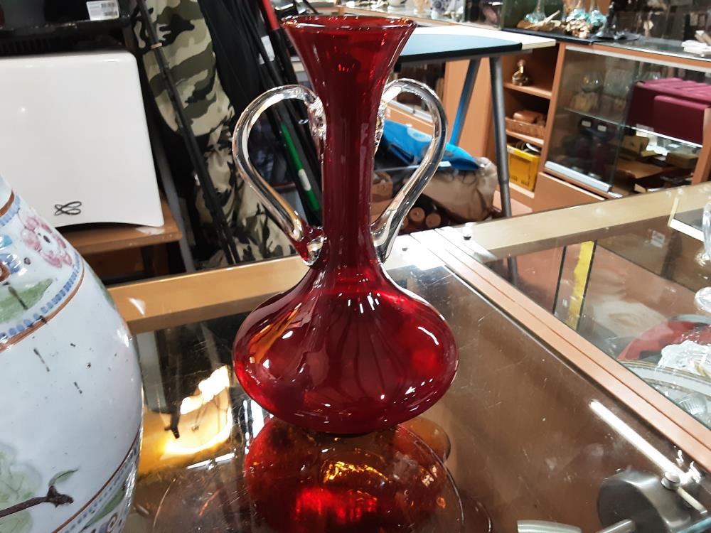 VASE ROUGE