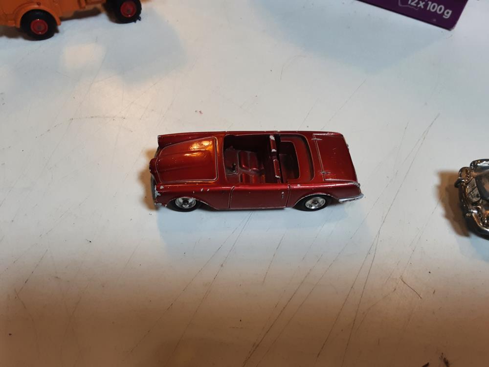 VOITURE MINIATURE ROUGE CIJ 