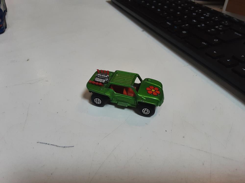 VOITURE VERTE MATCHBOX