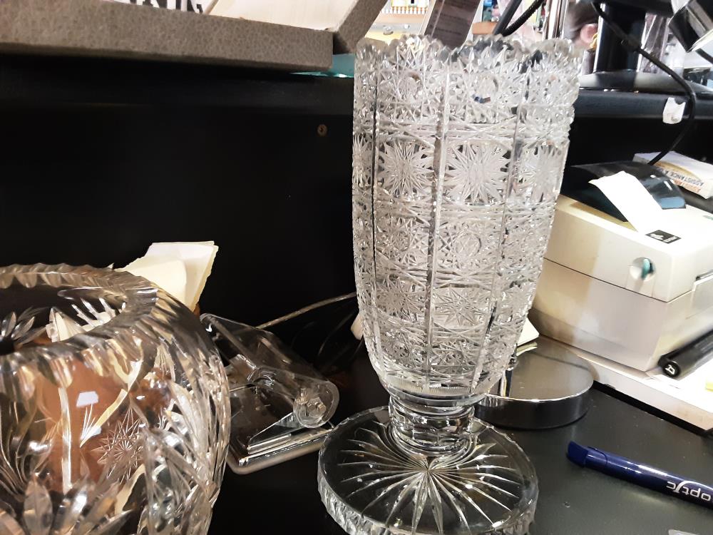 VASE CRISTAL TAILLÉ SUR PIED 