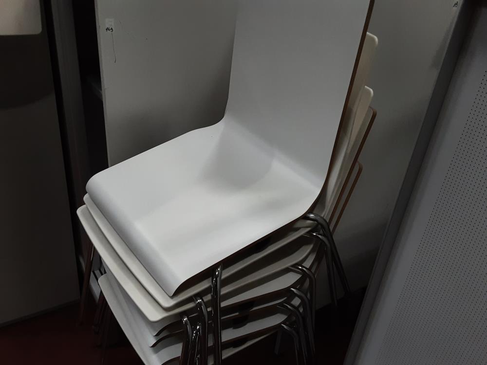 CHAISE BLANCHE