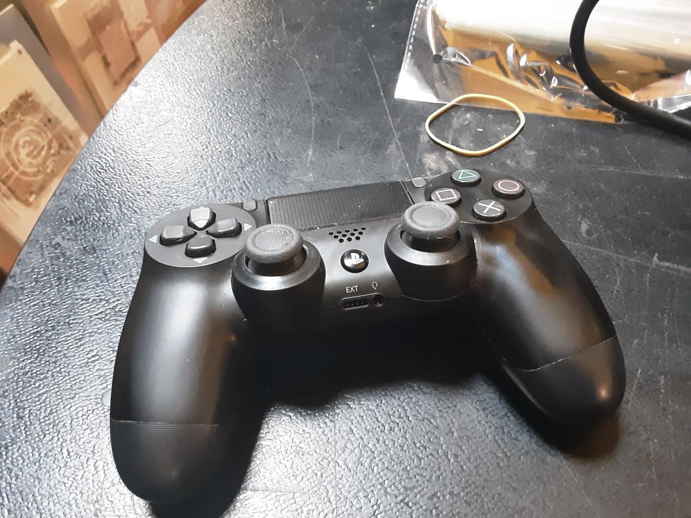 MANETTE PS4 OFFICIELLE 