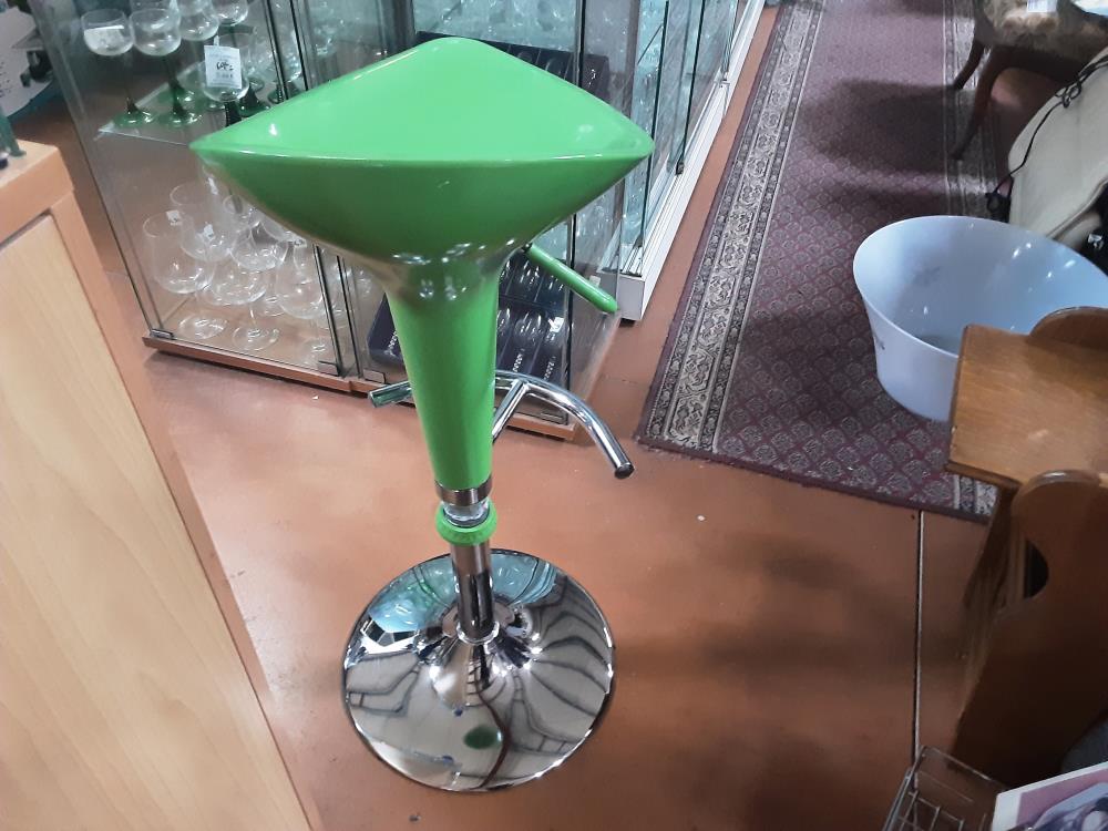 TABOURET VERT H,S 