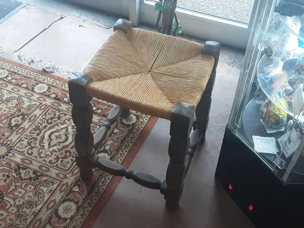 TABOURET BOIS