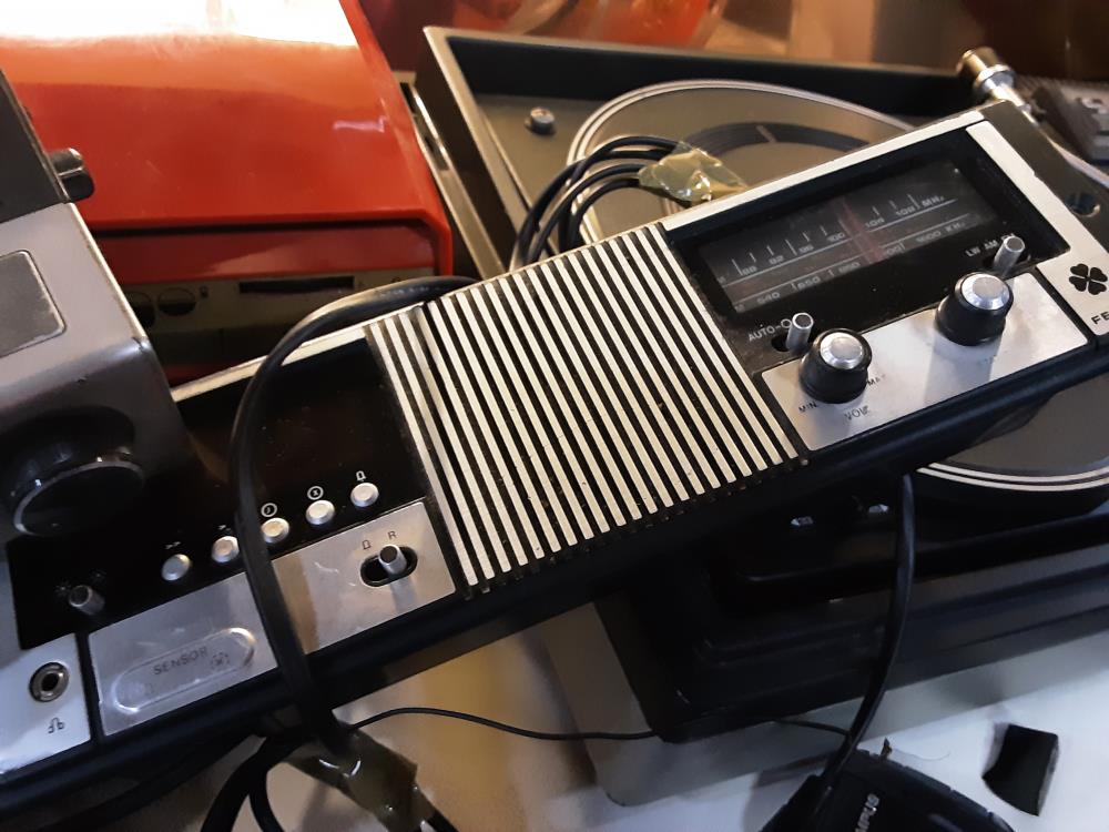 RADIO REVEIL FE300