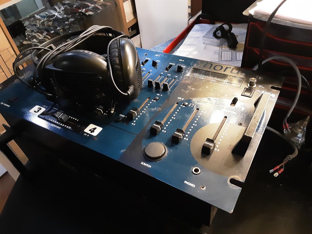 TABLE DE MIXAGE CHORUS + CASQUE