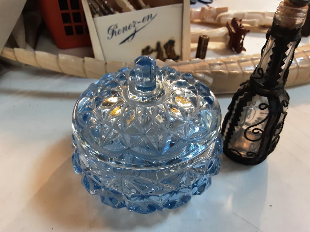 BONBONNIERE VERRE BLEU 
