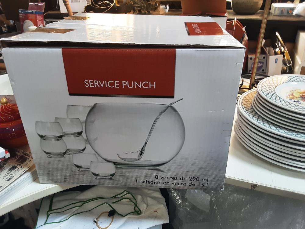 SERVICE A PUNCH