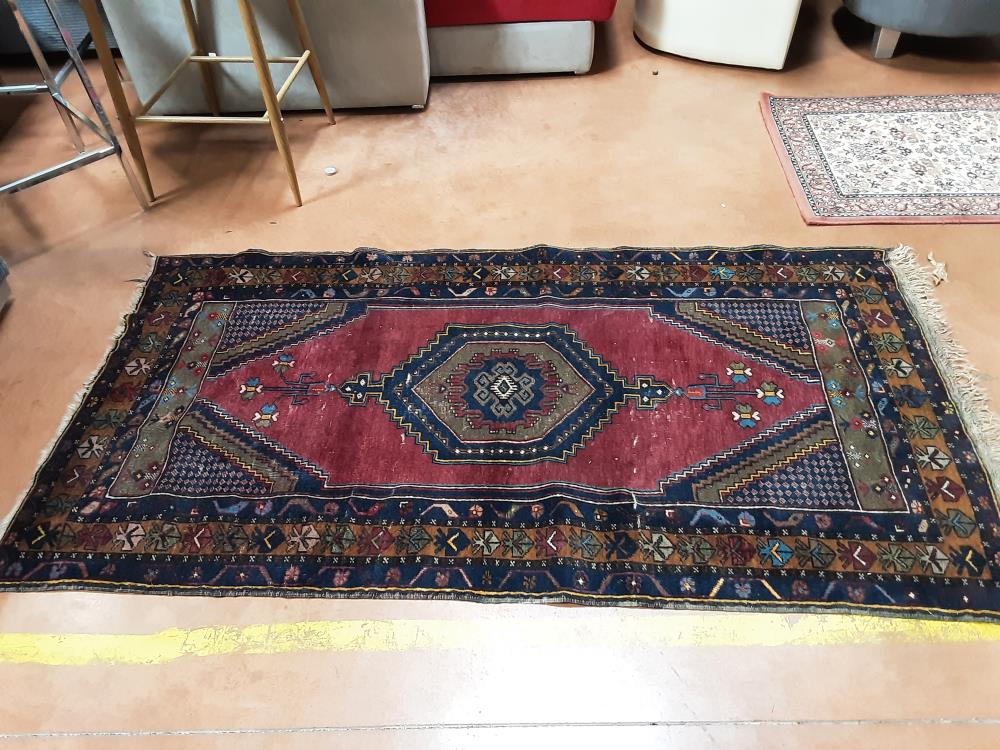 TAPIS BLEU