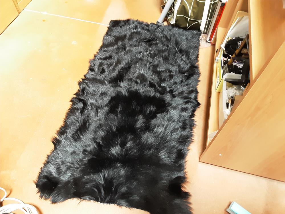 TAPIS POIL LONG NOIR