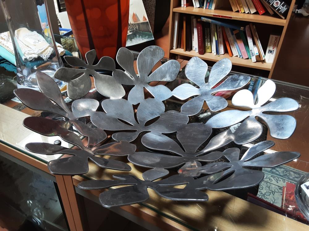 PLAT FLEUR METTALIQUE 