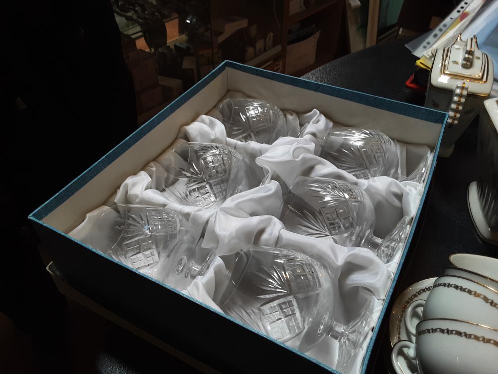 LOT DE 6 VERRES CRISTAL