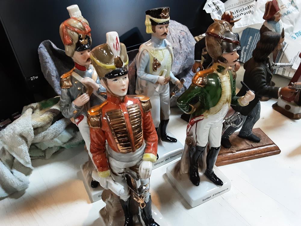 FIGURINE 