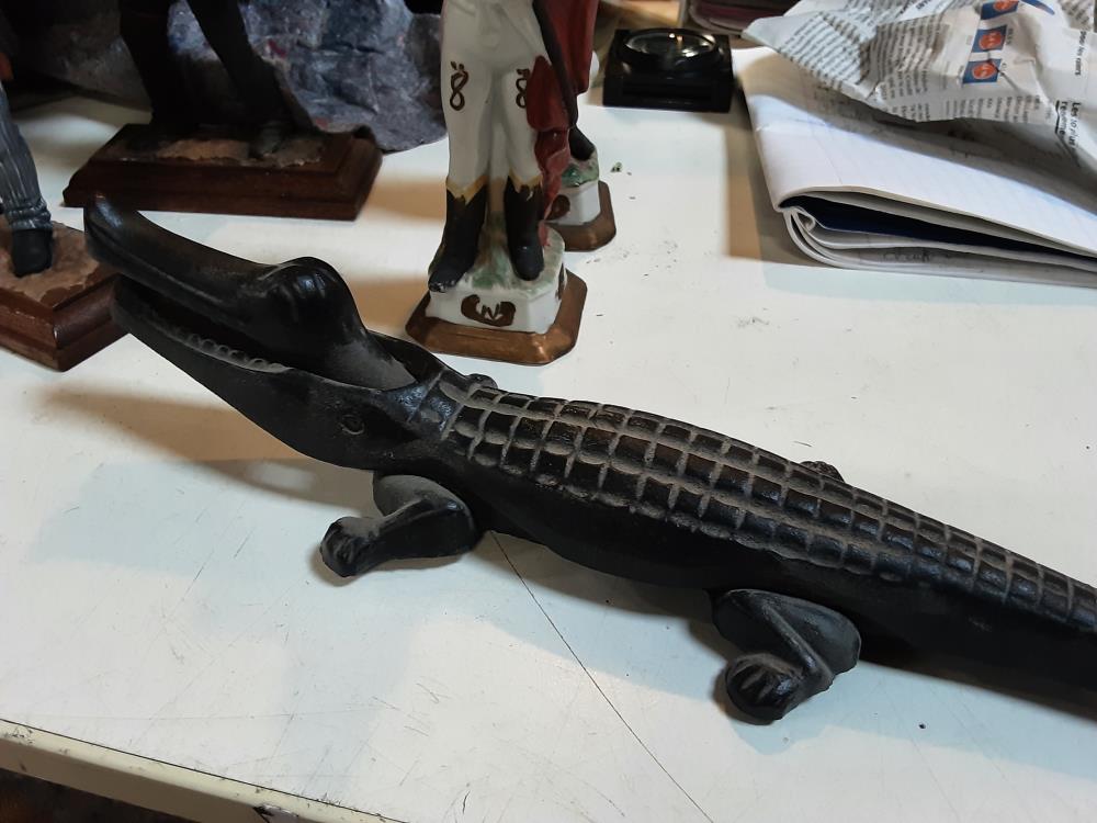CROCODILE 