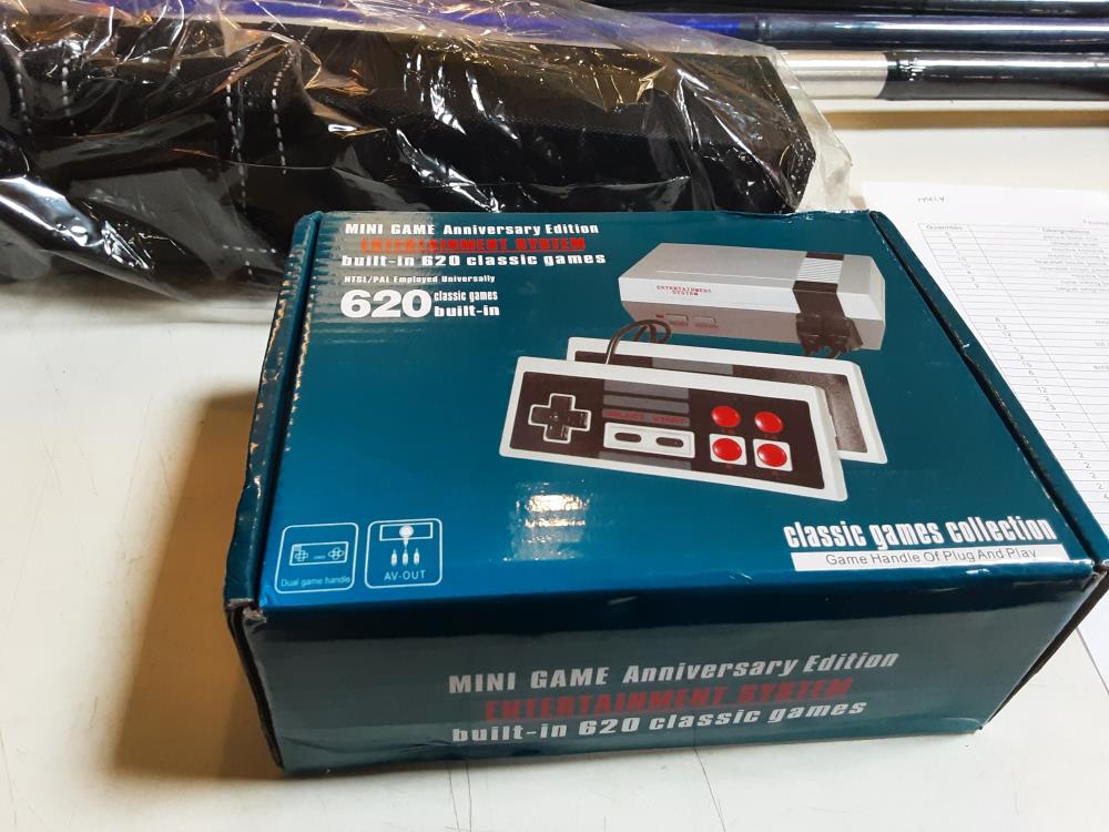 CONSOLE NES AVEC 620 JEUX