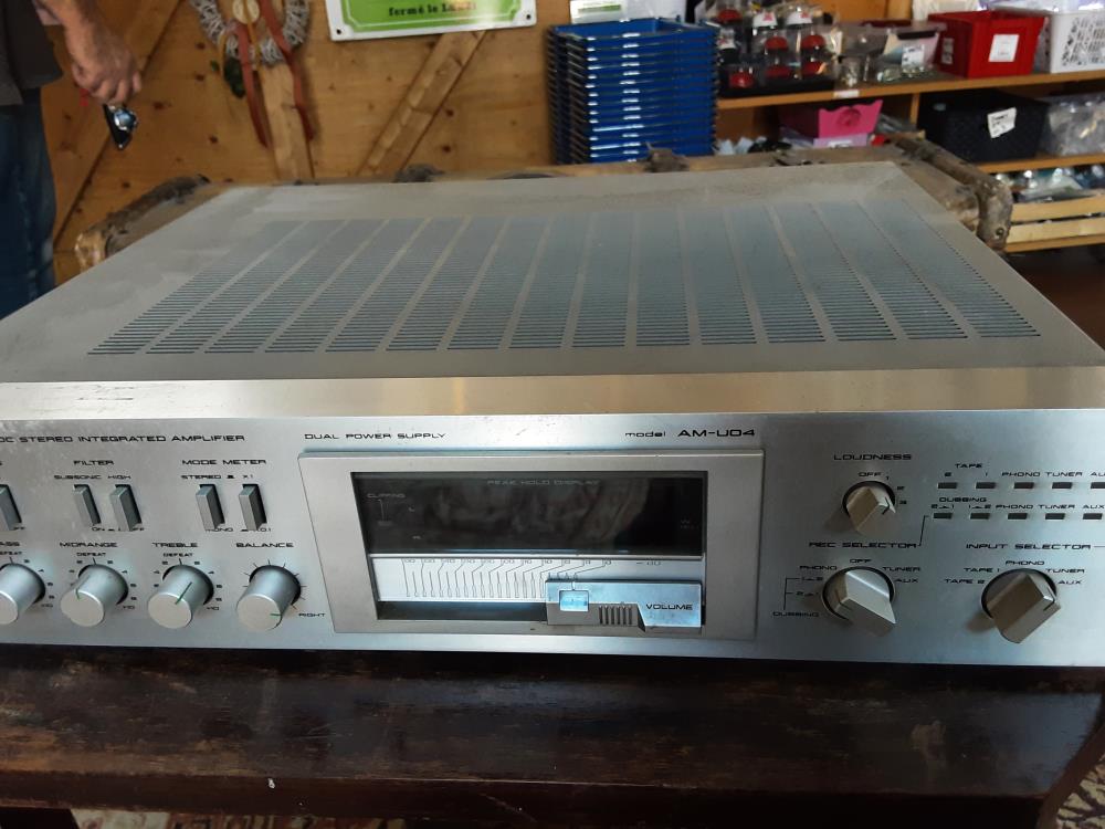 AMPLI AKAI DC STEREO INTEGRATED AMPLIEFER