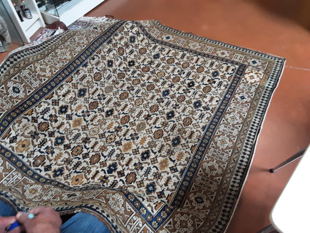 TAPIS BLEUE JAUNE LOSANGE