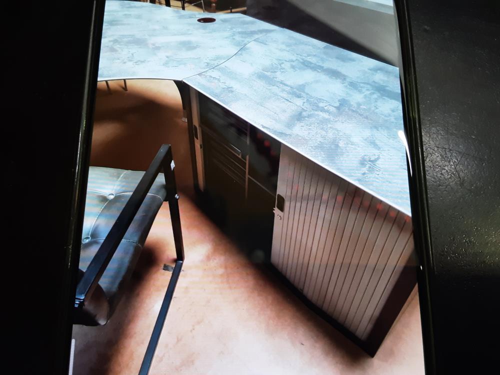 BUREAU GRIS + CAISSON 