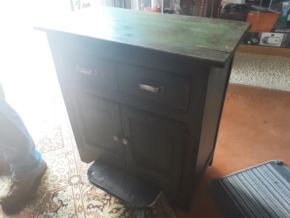 MEUBLE BAS VERT 2P 2T
