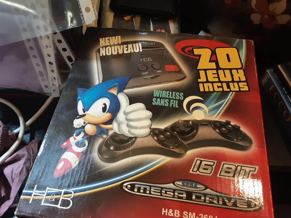 CONSOLE MEGA DRIVE RECENTE 20 JEUX INCLUS SANS FIL 