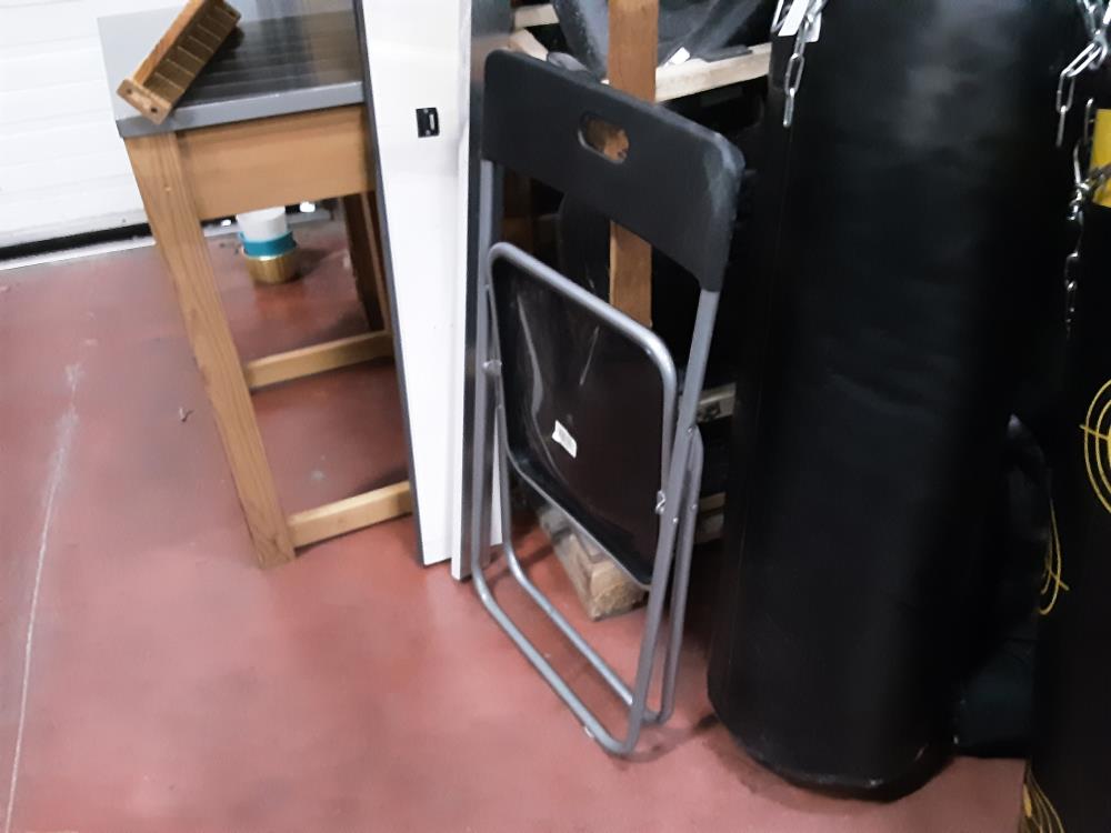 CHAISE DANS L’ETAT 