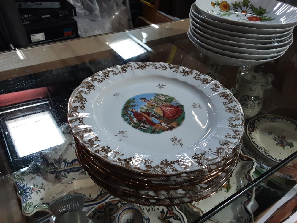 LOT ASSIETTES PERSONNAGES