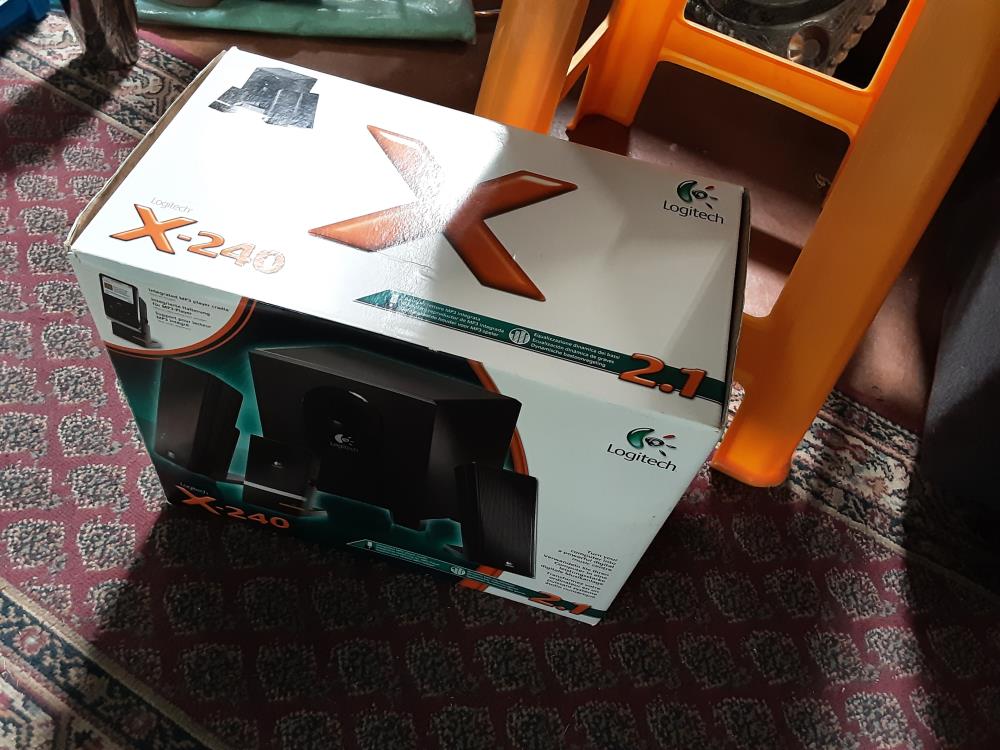 PAIRE DE HAUT PARLEUR DE PC X-240