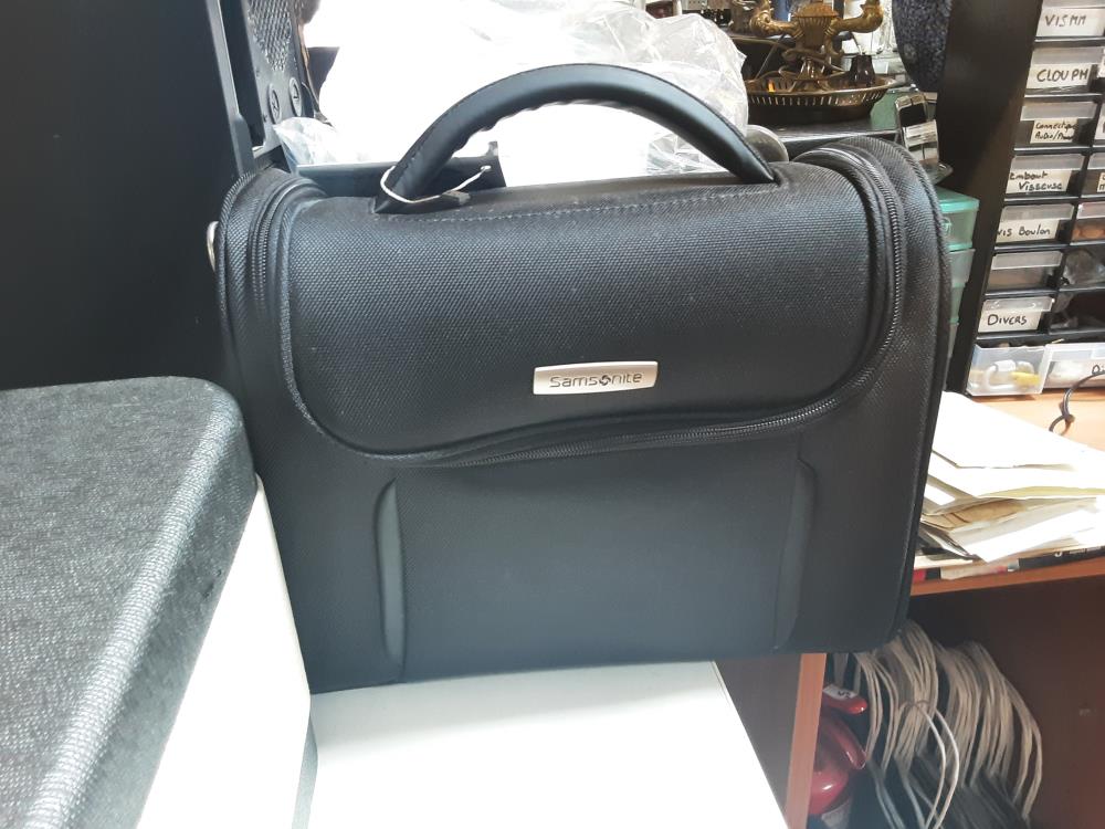 VANITY SAMSONITE