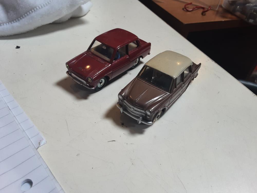 VOITURE DINKY
