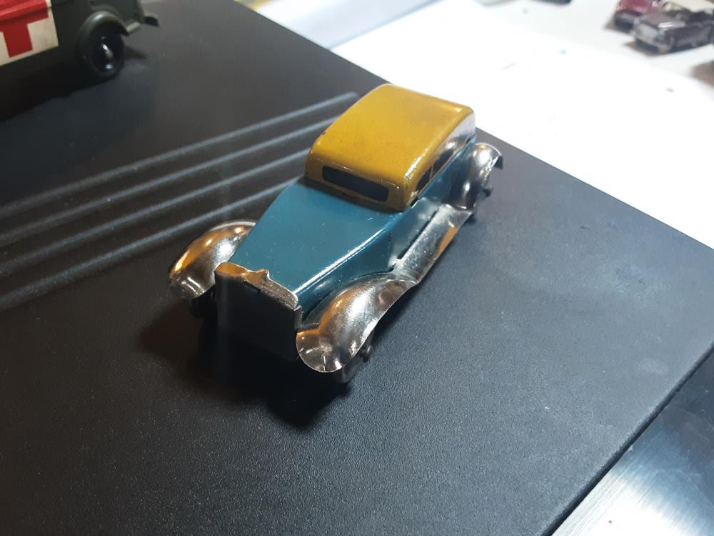 VOITURE TAULE
