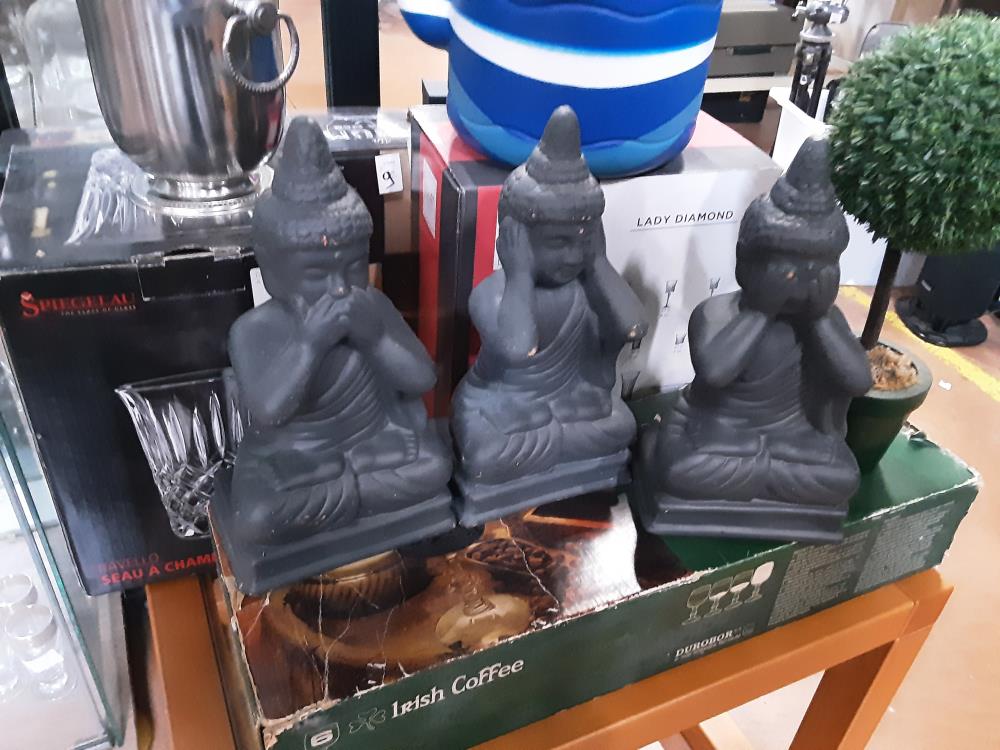 LOT DE BUDHA
