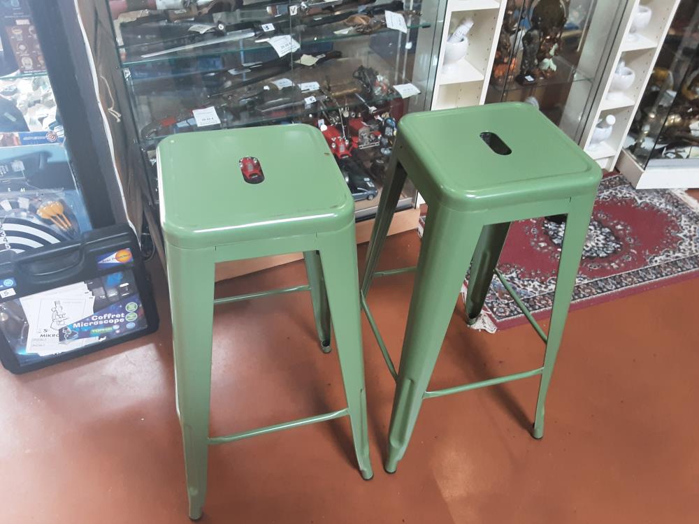 TABOURET DE BAR VERT METALLIQUE