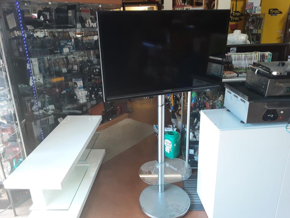 TELEVISION THOMSON SANS TELECOMMANDE + SUPPORT