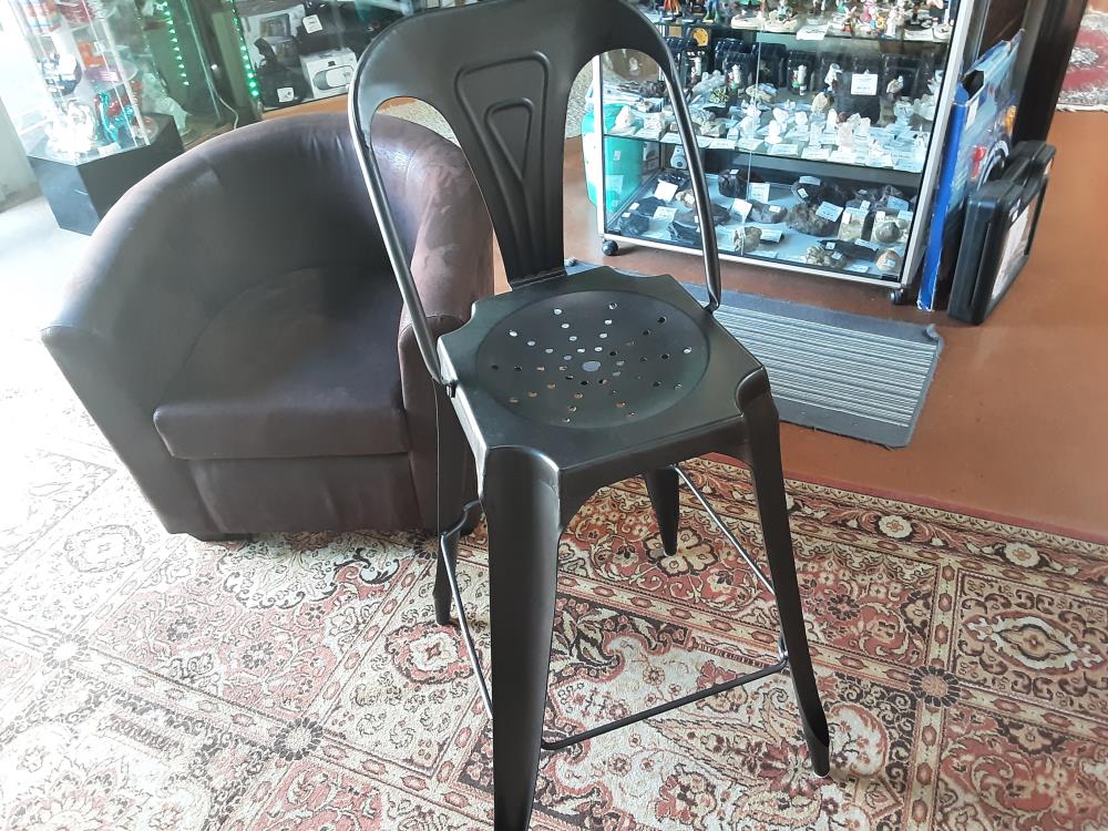 CHAISE METALLIQUE NOIR