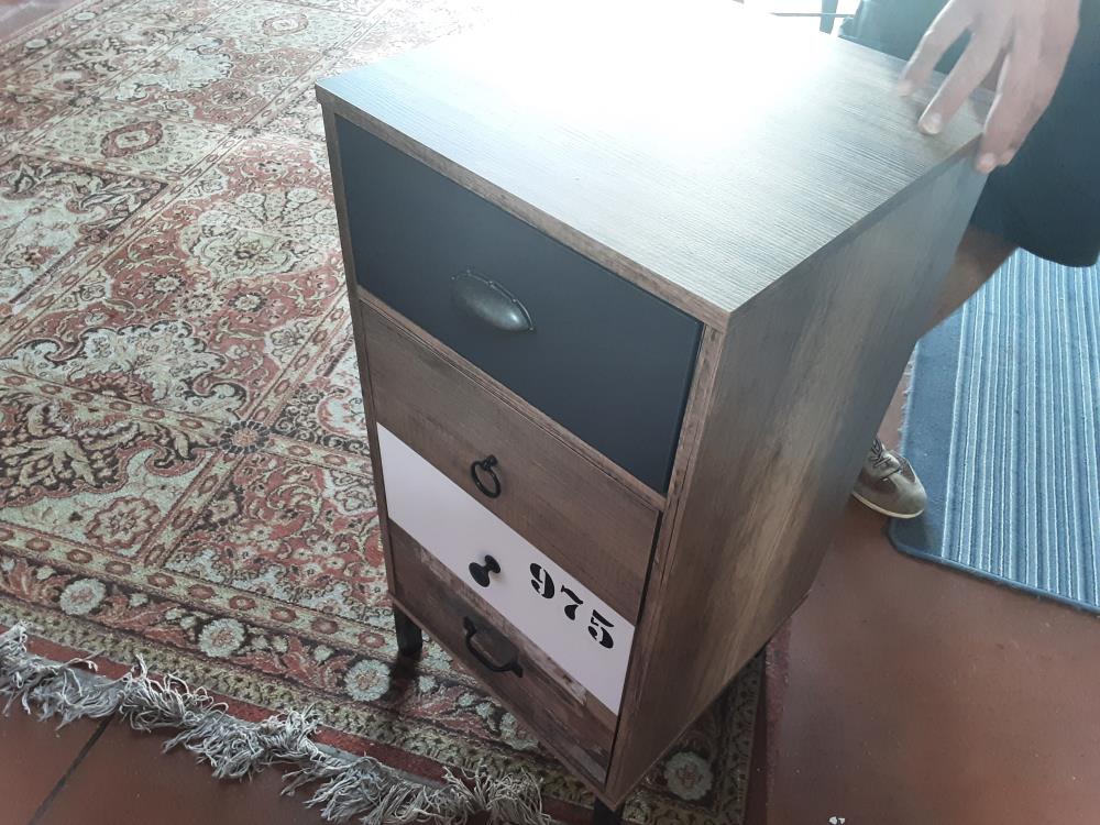 MEUBLE 4T (DEFAUT PIED ARRIERE)