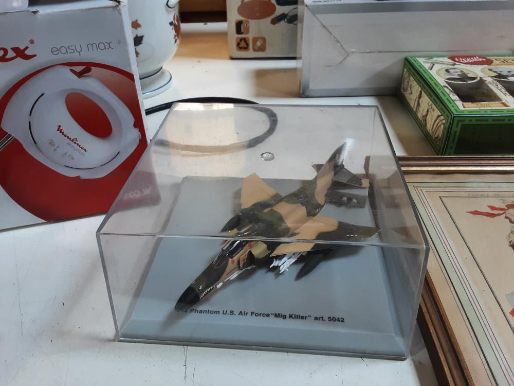 AVION MILITAIRE