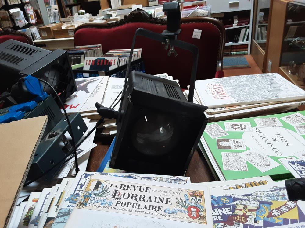 LOT DE 6 PROJECTEUR SCENE + BLOC GRADATEUR