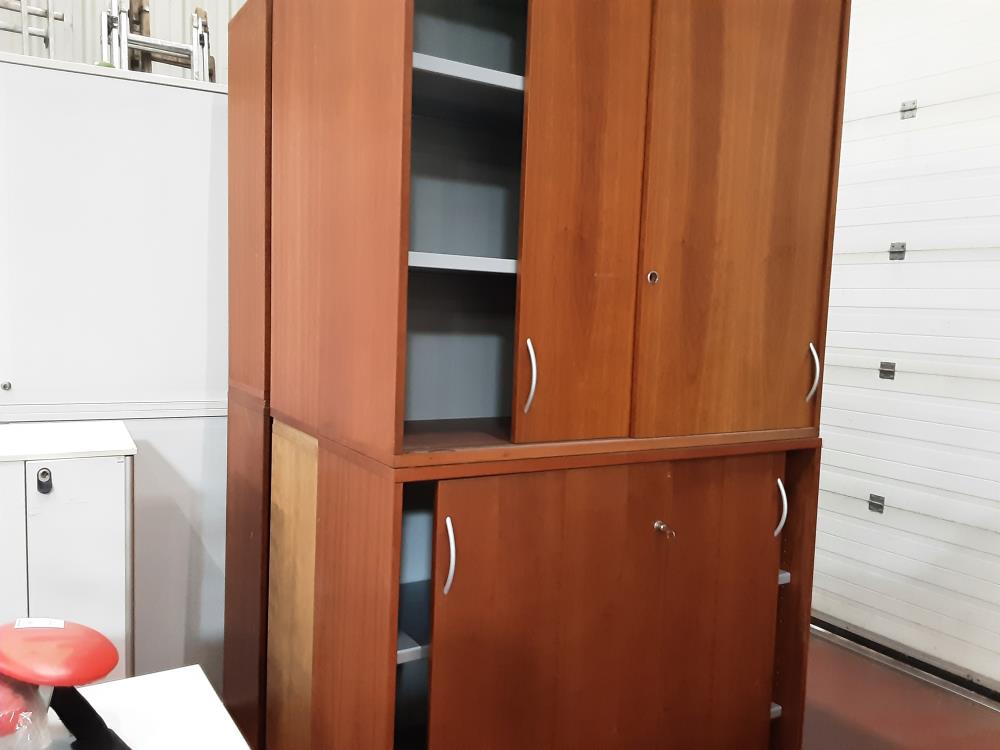 ARMOIRE DEUX CORPS BRUNE +CLÉ 