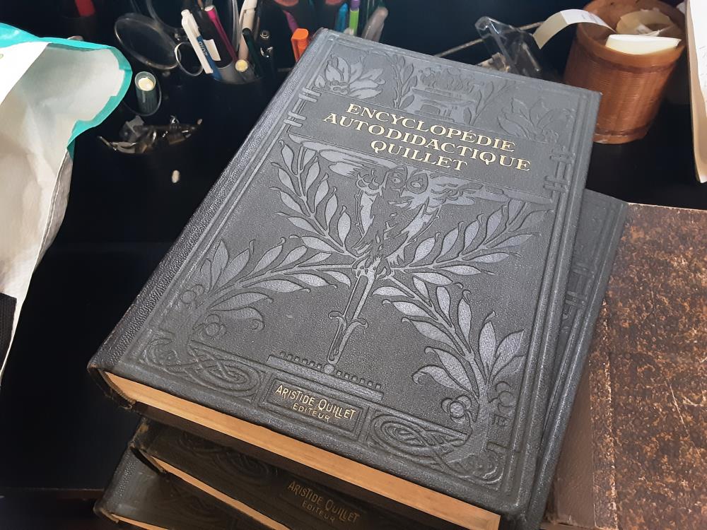 ENCYCLOPÉDIE QUILLET TROIS VOLUMES 