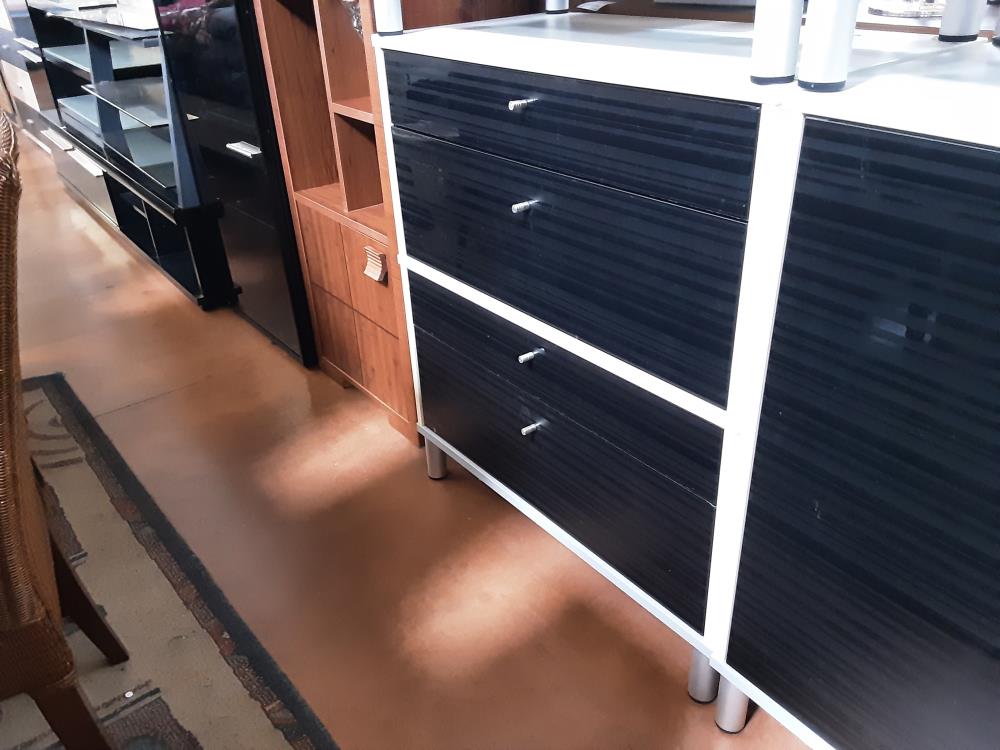 MEUBLE SUR PIED 2P 
