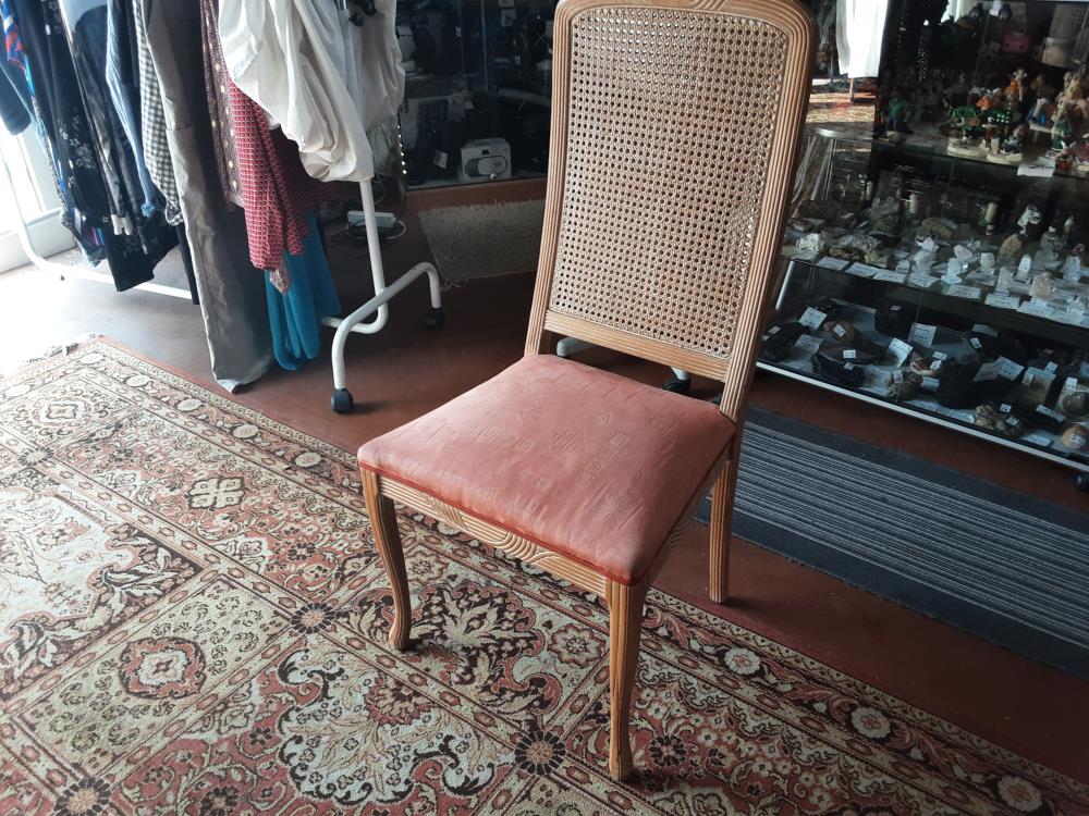 LOT DE 4 CHAISES CANNÉES ASSISE ROUGE