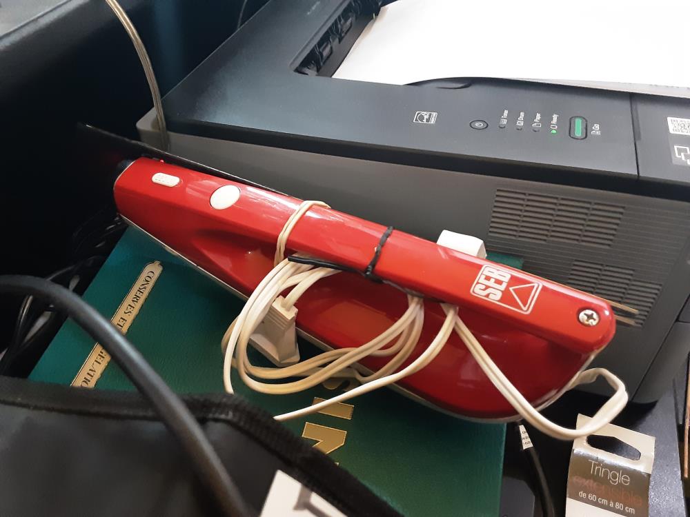 COUTEAUX ELECTRIQUE ROUGE 