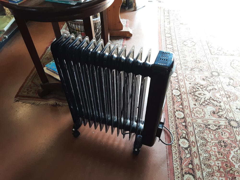 RADIATEUR NOIR ELECTRIQUE 