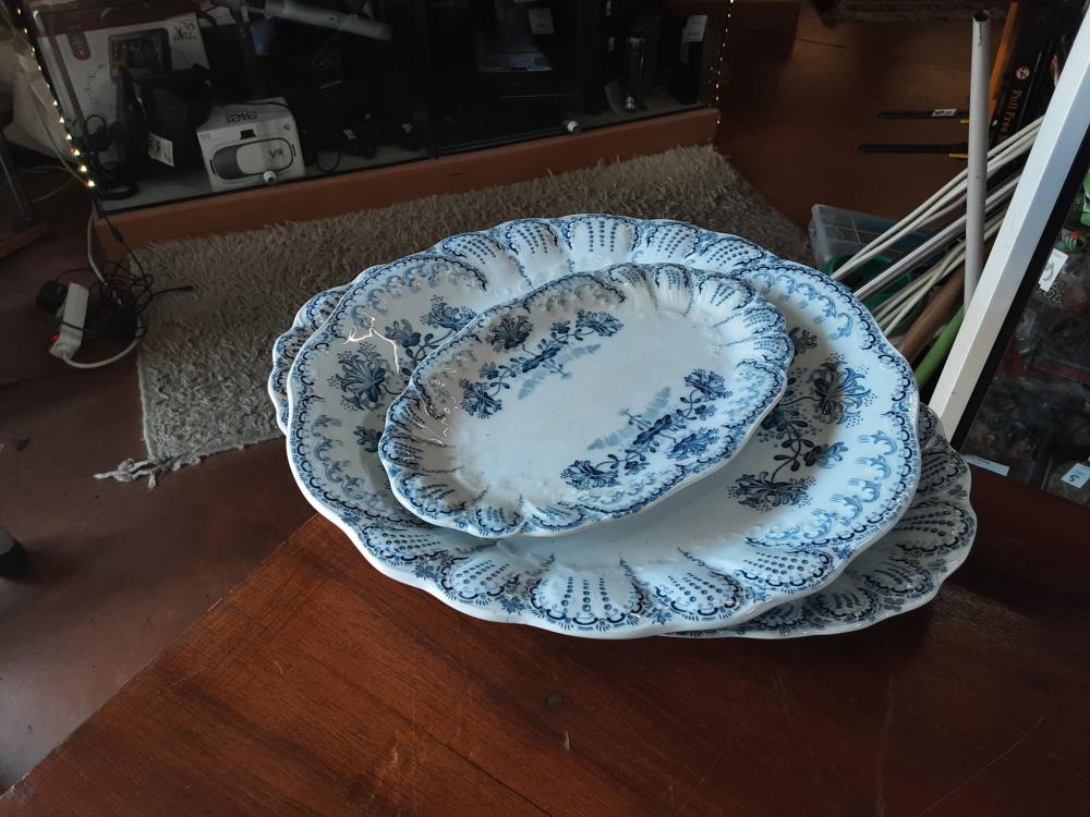 PLAT FLEURS   BLEU