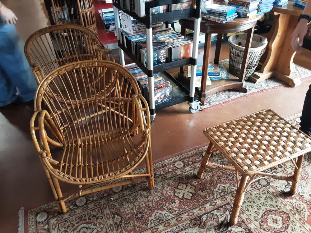 ENSEMBLE FAUTEUIL BAMBOU + TABLETTE