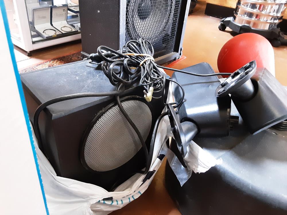 ENCEINTE LOGITECH + 2HP