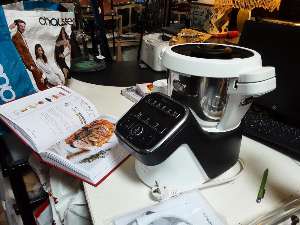 ROBOT MOULINEX + TOUT LES ACCESSOIRES